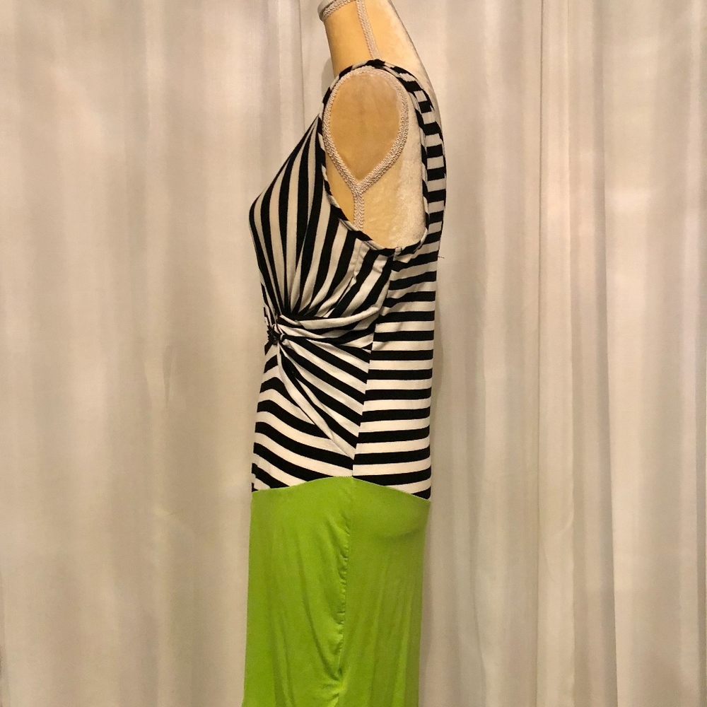 Dress - Picture 4 of 7